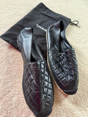 CHANEL Black Quilted Leather Slip-On Size 42 Espadrilles